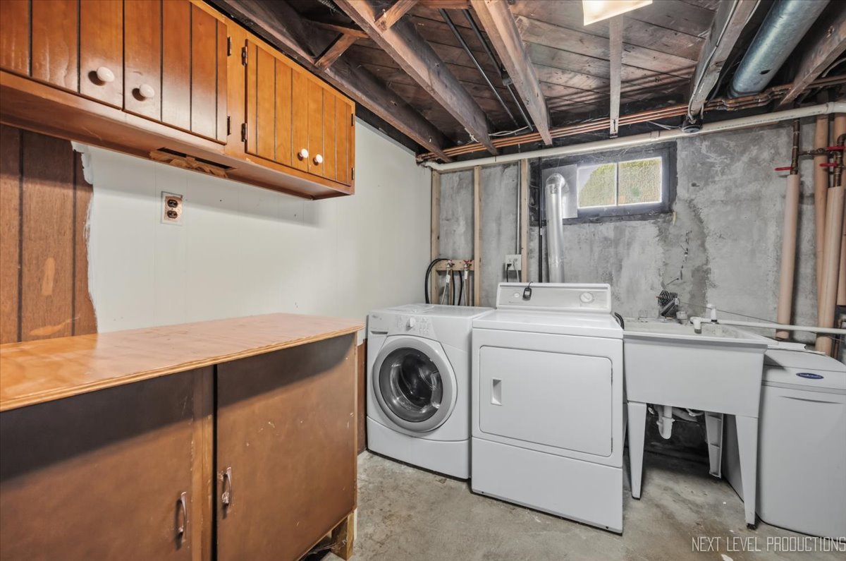 242 N Lincoln Street Property Photo 22