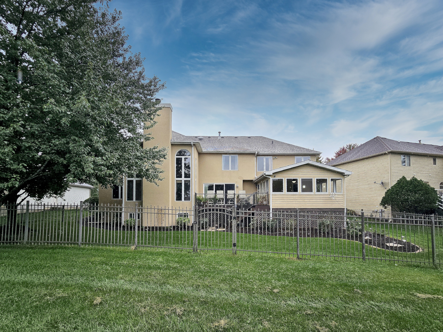 1944 Clyde Drive Property Photo 4