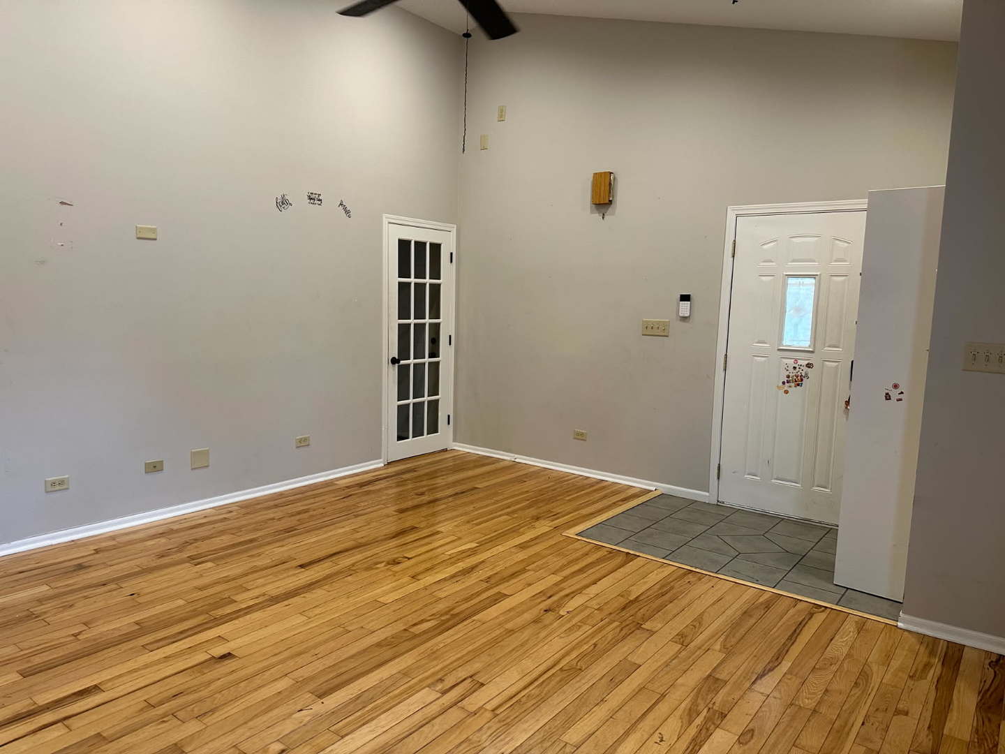 1201 E Chestnut Street Property Photo 2