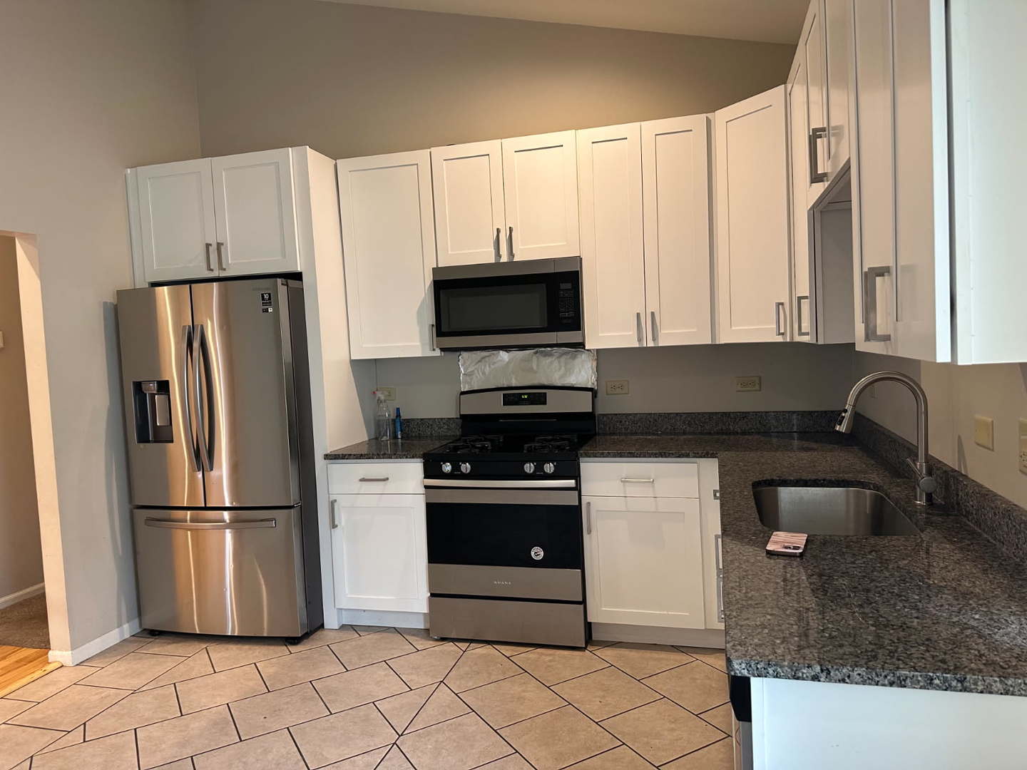 1201 E Chestnut Street Property Photo 5
