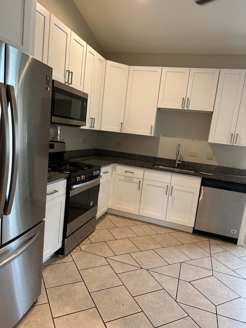 1201 E Chestnut Street Property Photo 6