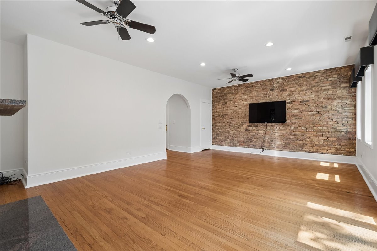 940 W Carmen Avenue 3w Property Photo 6