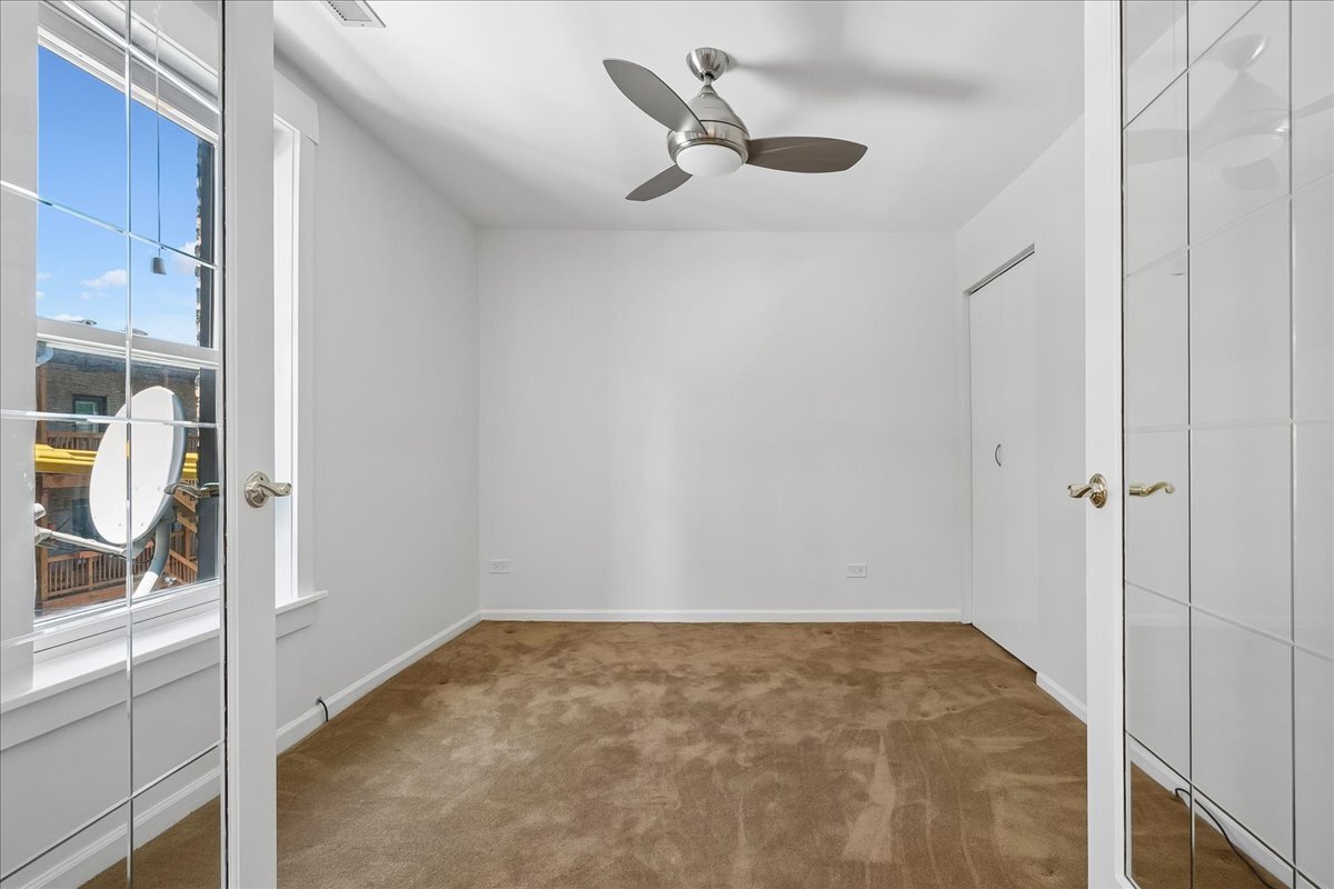 940 W Carmen Avenue 3w Property Photo 17