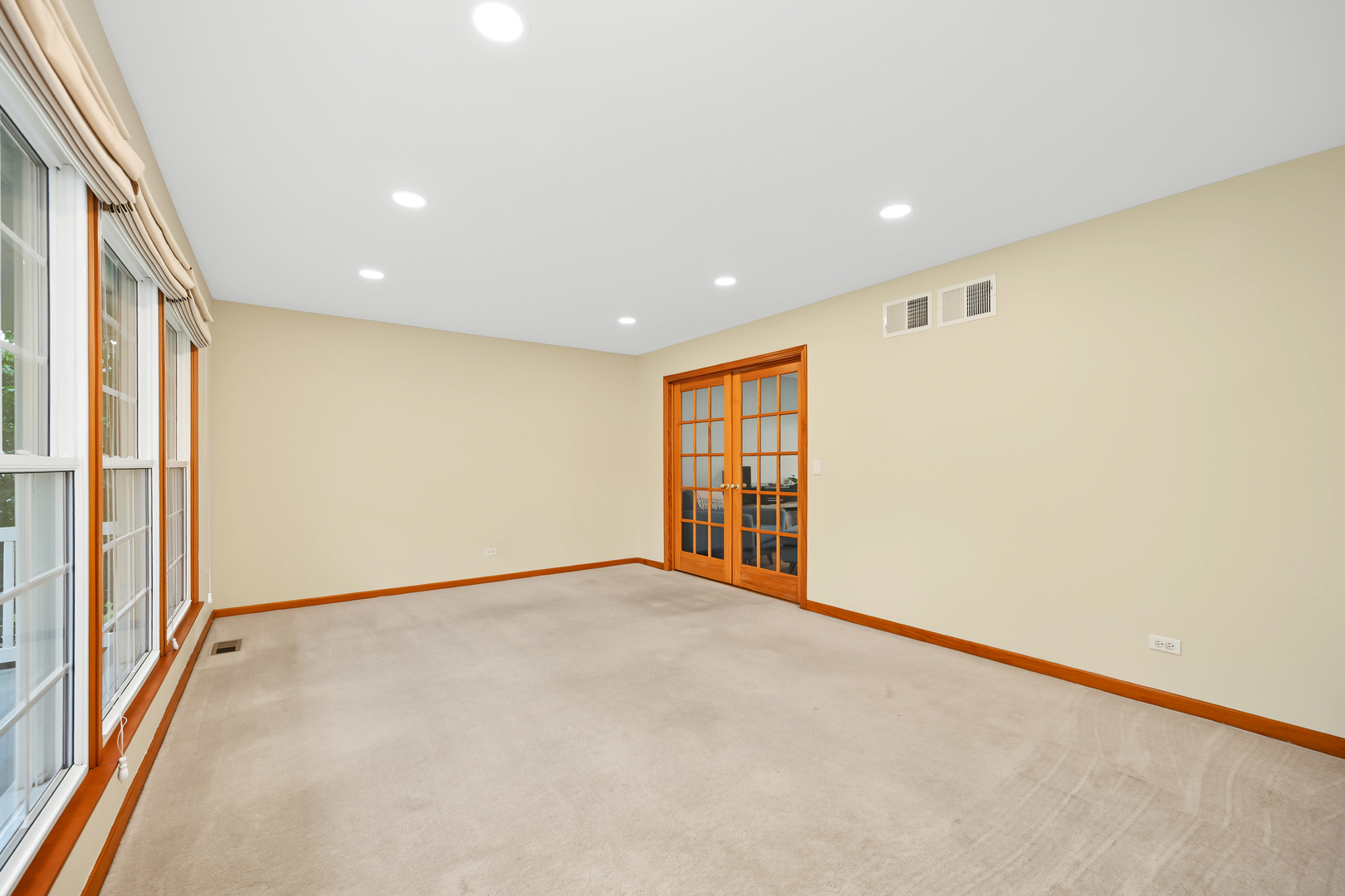 567 Hamilton Avenue Property Photo 6