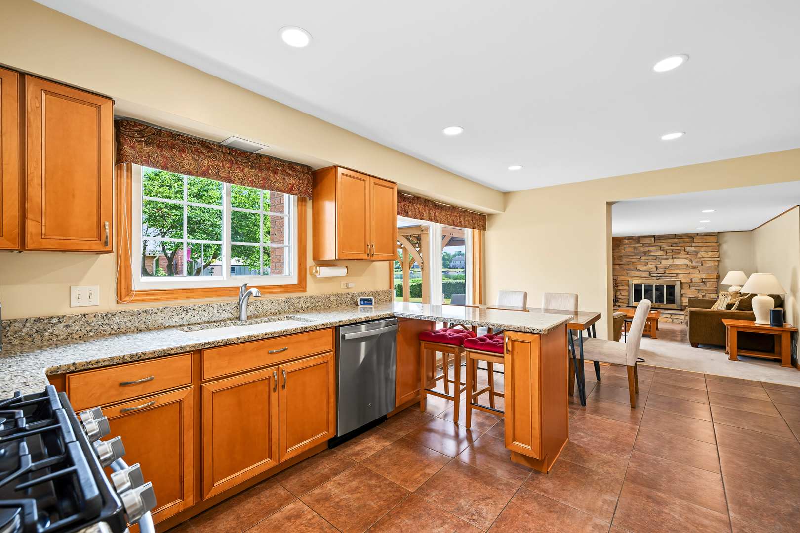 567 Hamilton Avenue Property Photo 12