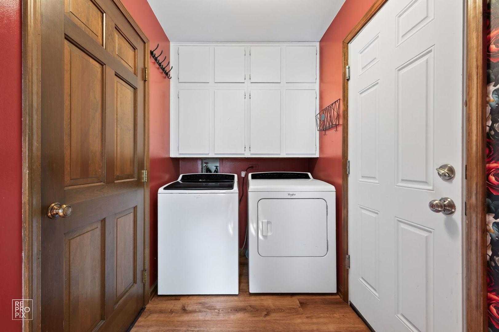 683 Honeysuckle Lane Property Photo 14