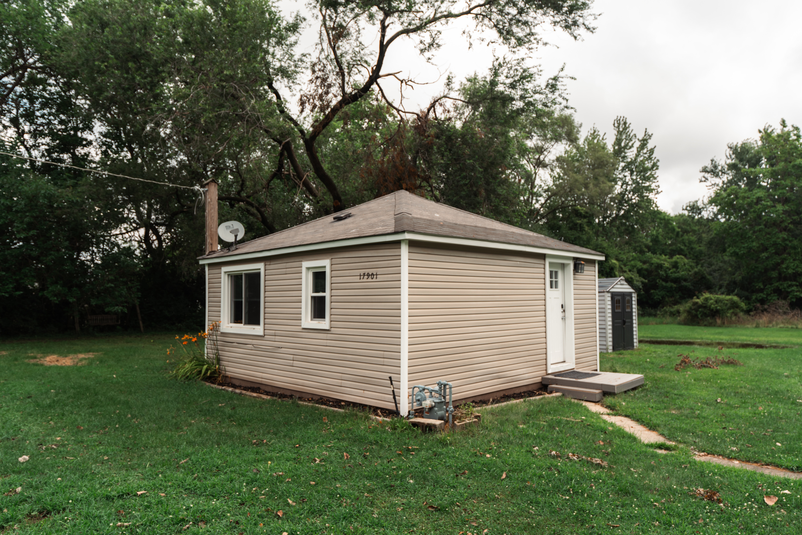 17901 Springfield Avenue Property Photo 1
