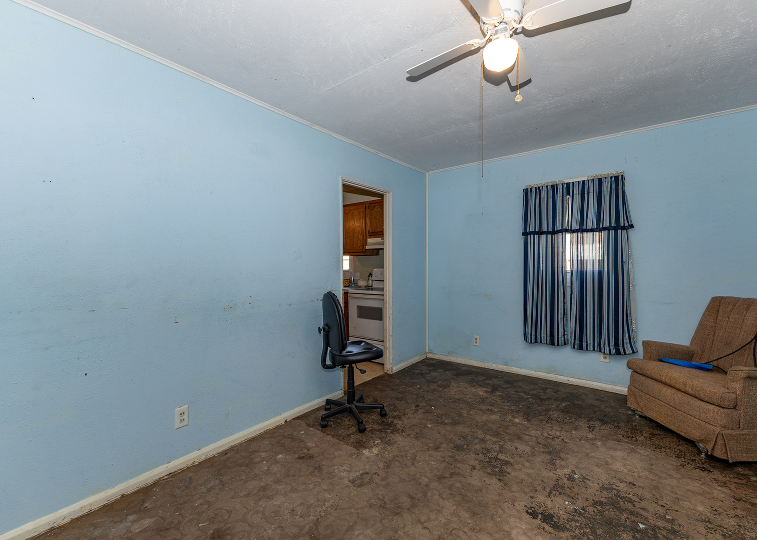 218 E South Street Property Photo 8