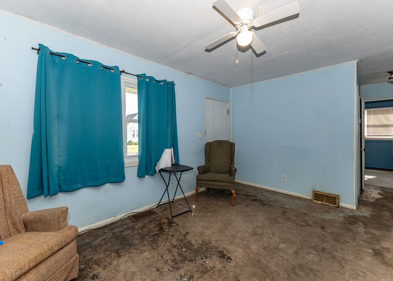 218 E South Street Property Photo 9