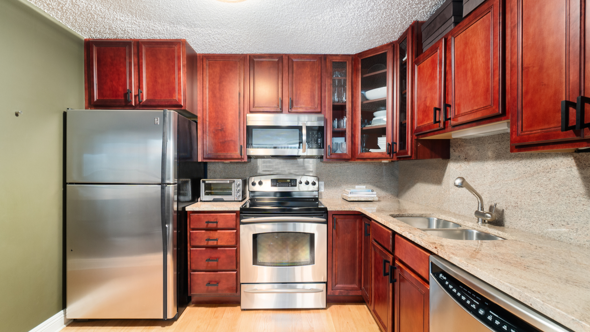 33 W Delaware Place 18h Property Photo 6