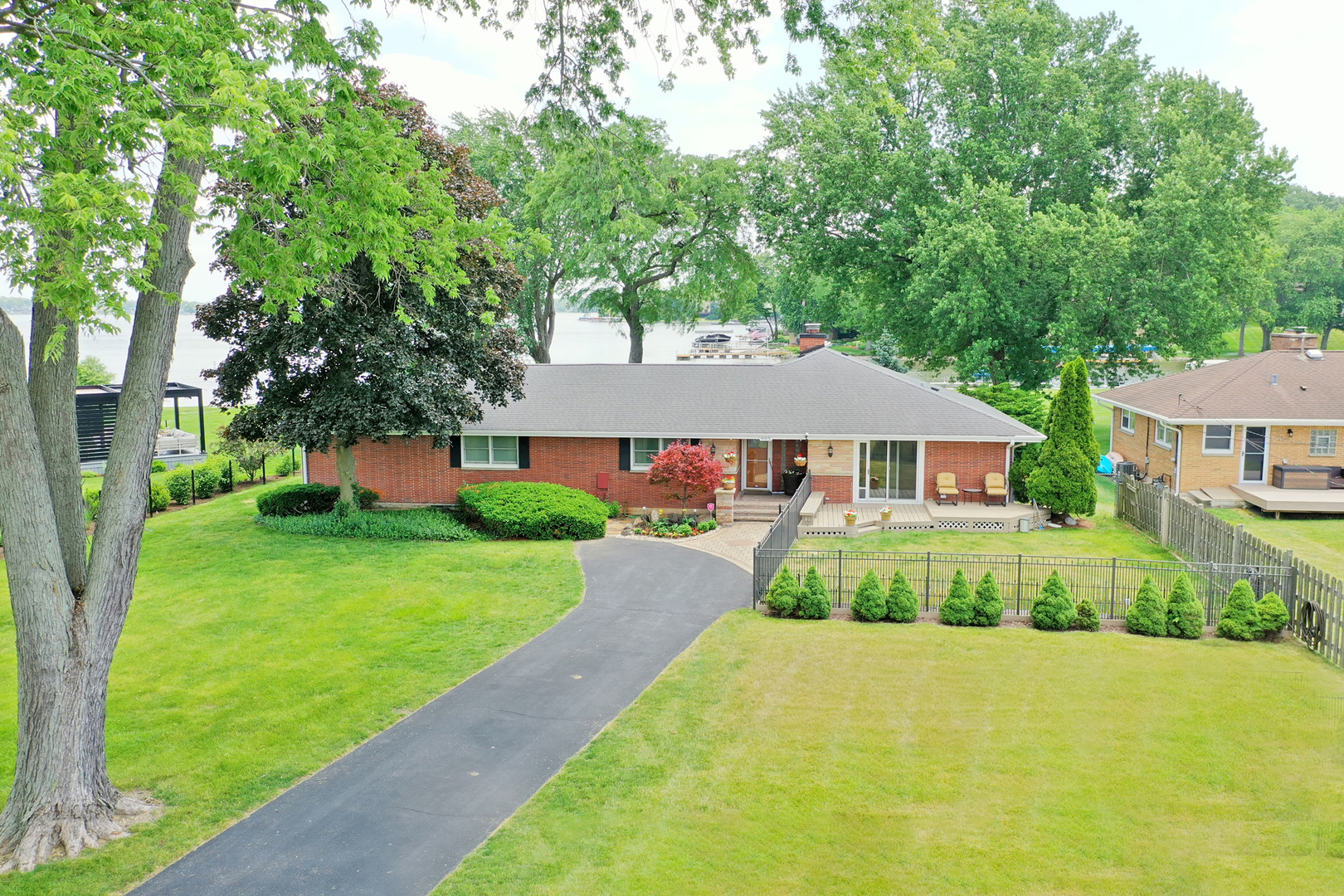 905 River Terrace Drive Property Photo 1