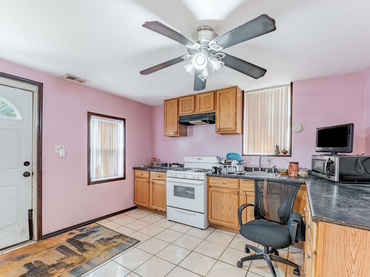 3311 S Damen Avenue Property Photo 7