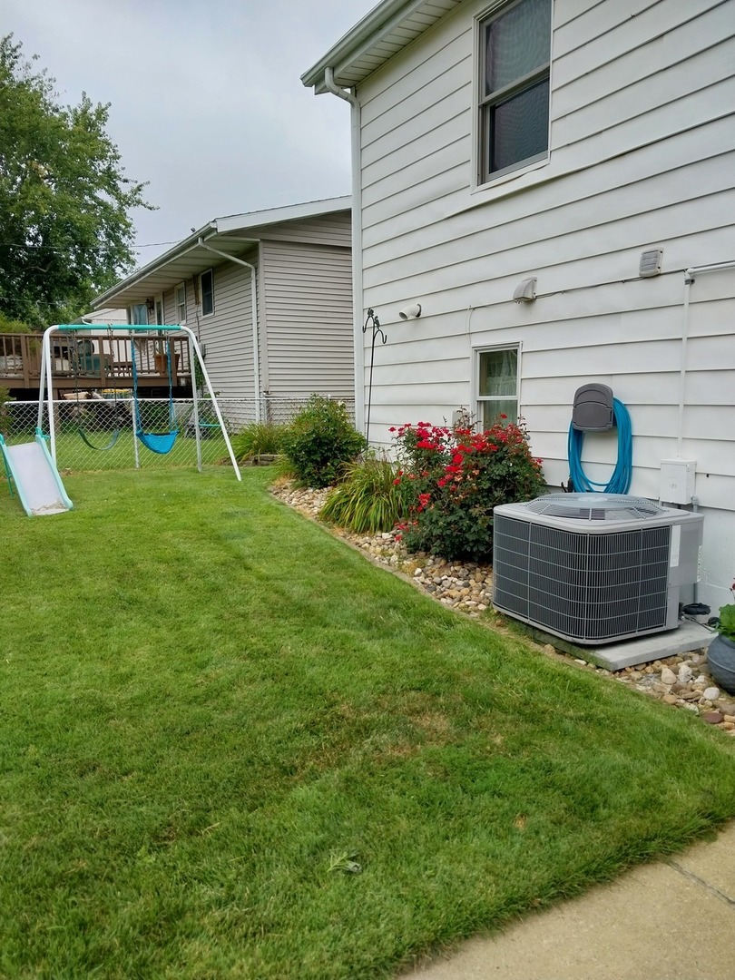 415 Southampton Drive - Property Photo 3