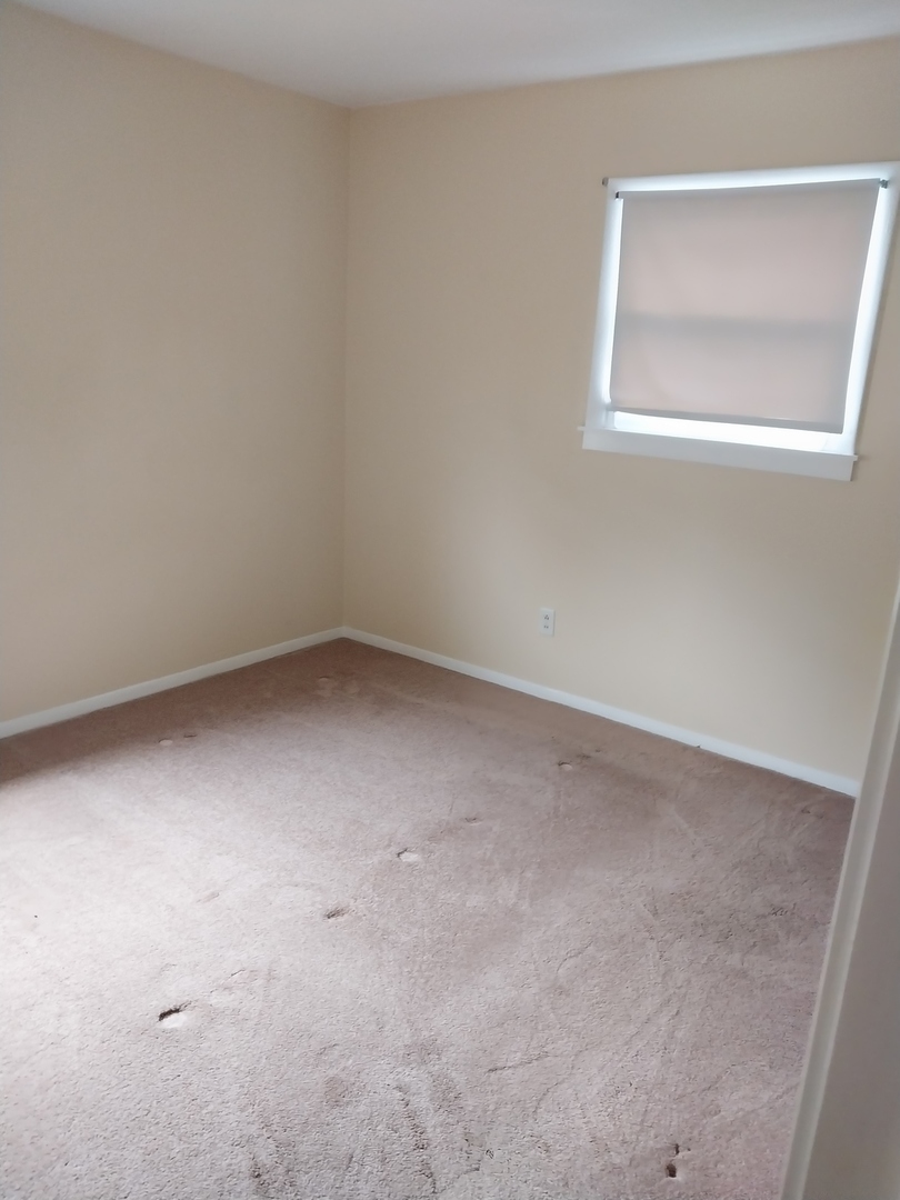 415 Southampton Drive - Property Photo 10