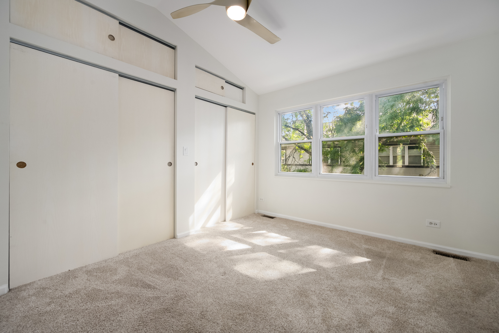 1540 N Greenview Avenue D Property Photo 10