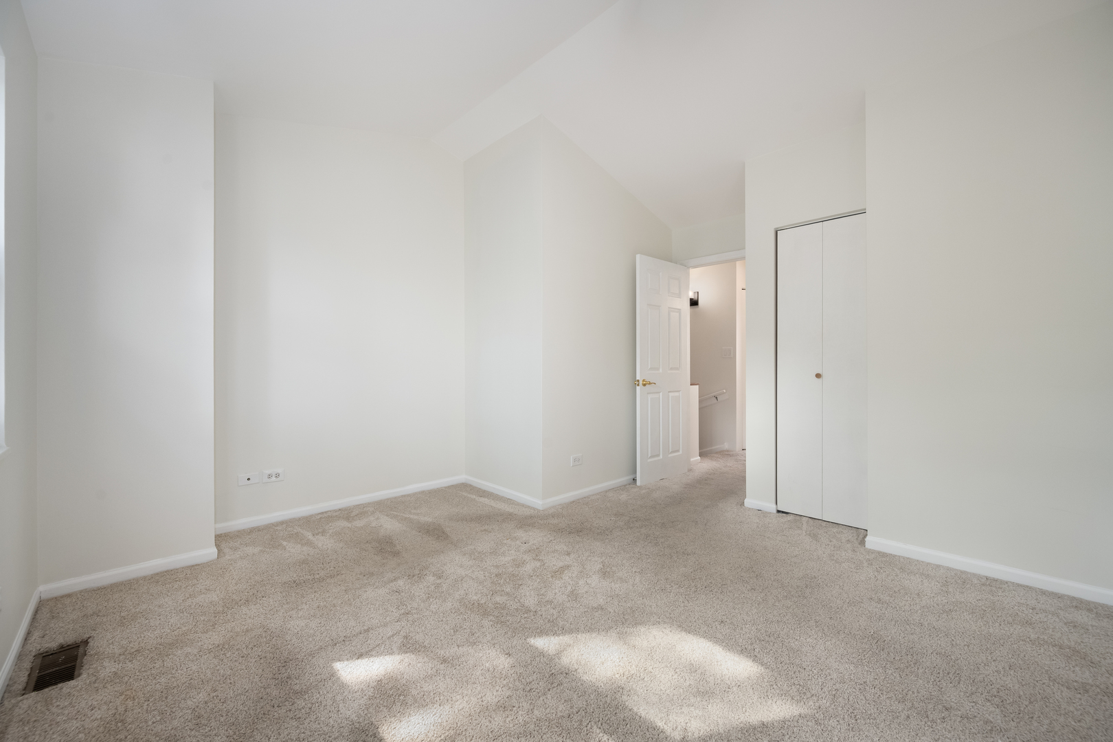 1540 N Greenview Avenue D Property Photo 11