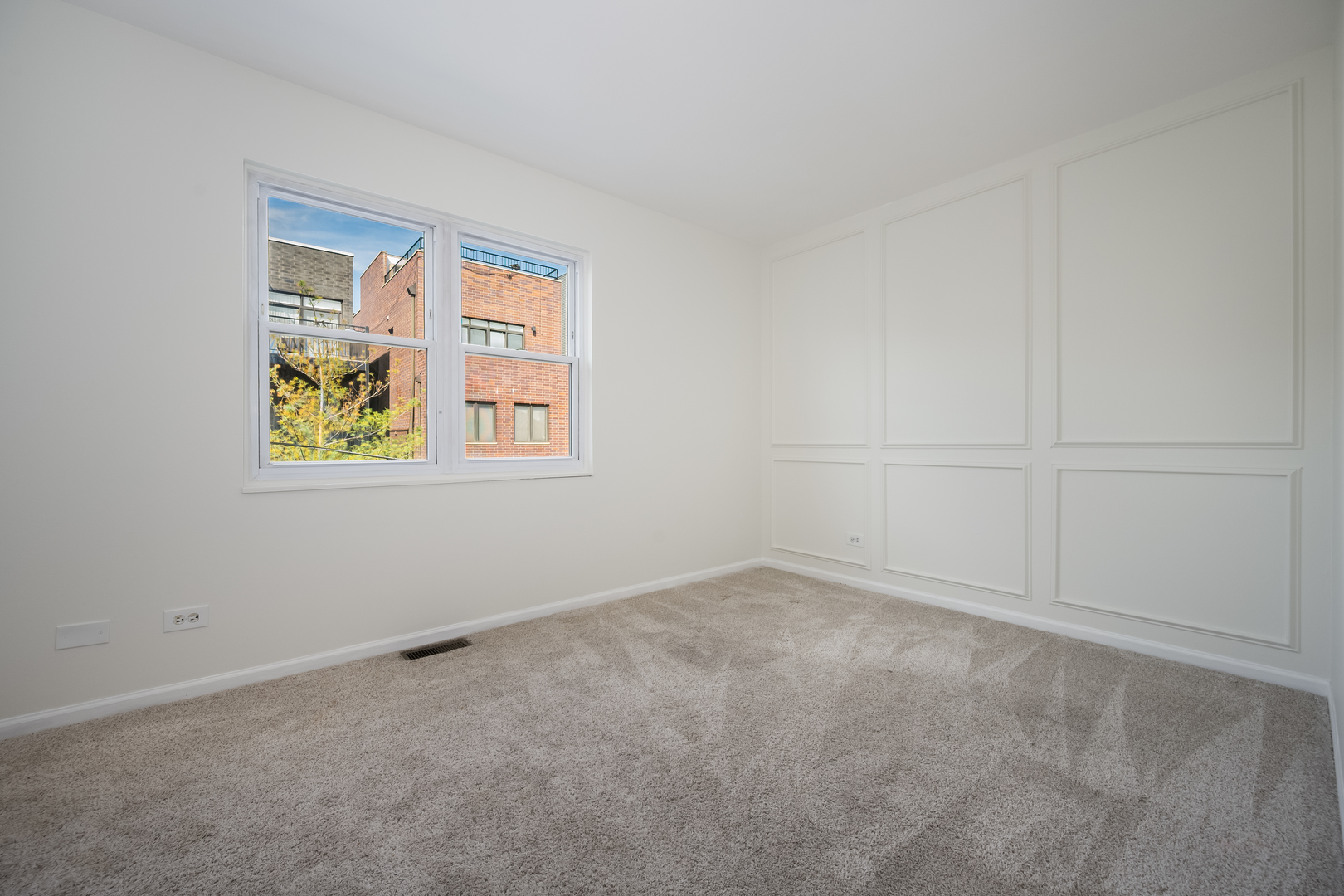 1540 N Greenview Avenue D Property Photo 12