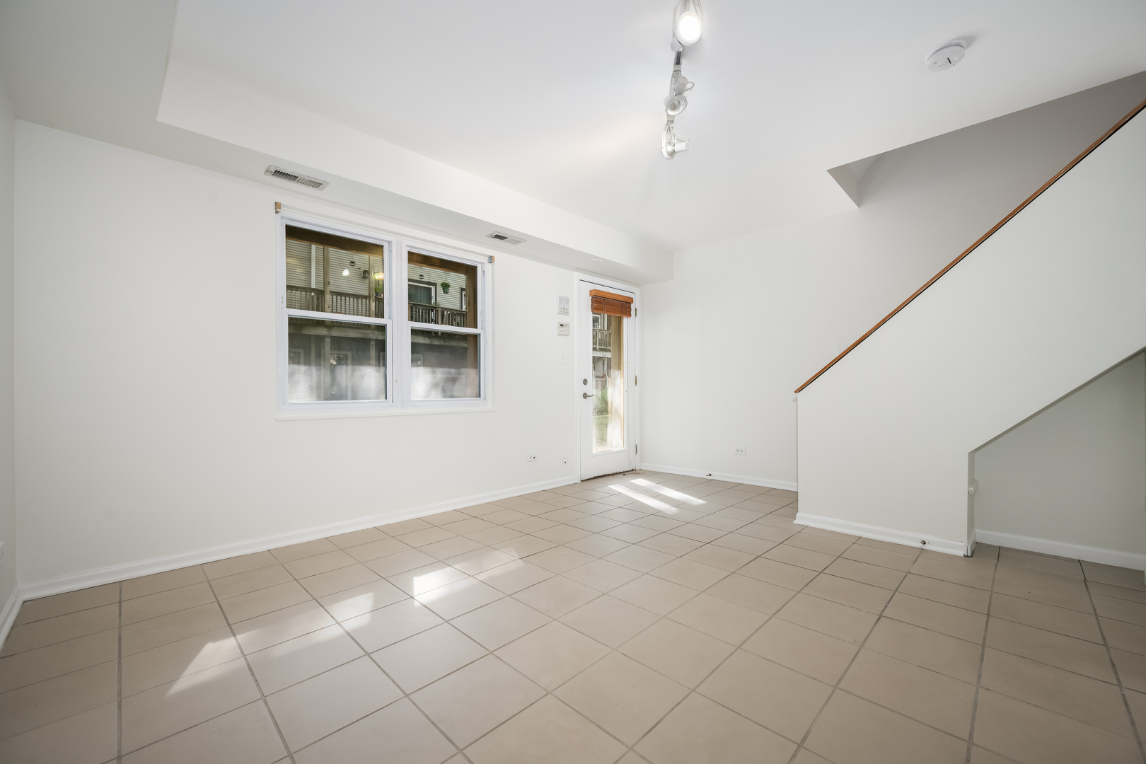 1540 N Greenview Avenue D Property Photo 16
