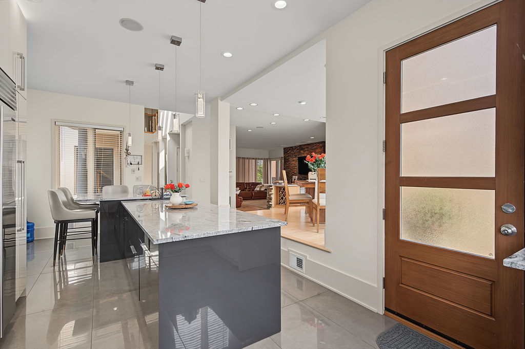 1915 S Washington Avenue Property Photo 13