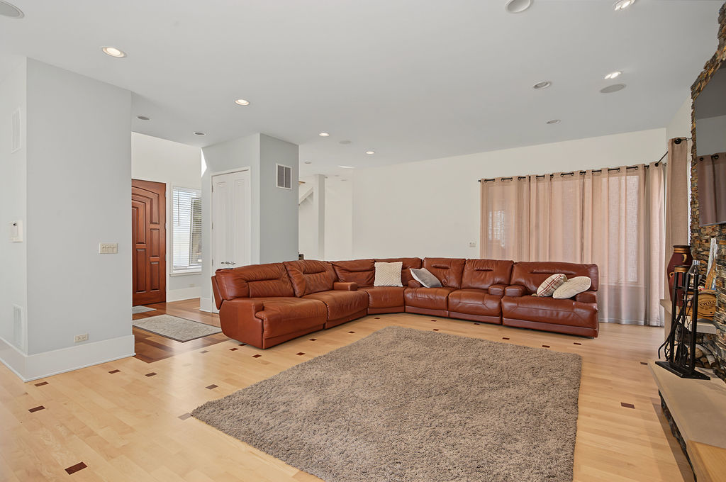 1915 S Washington Avenue Property Photo 17
