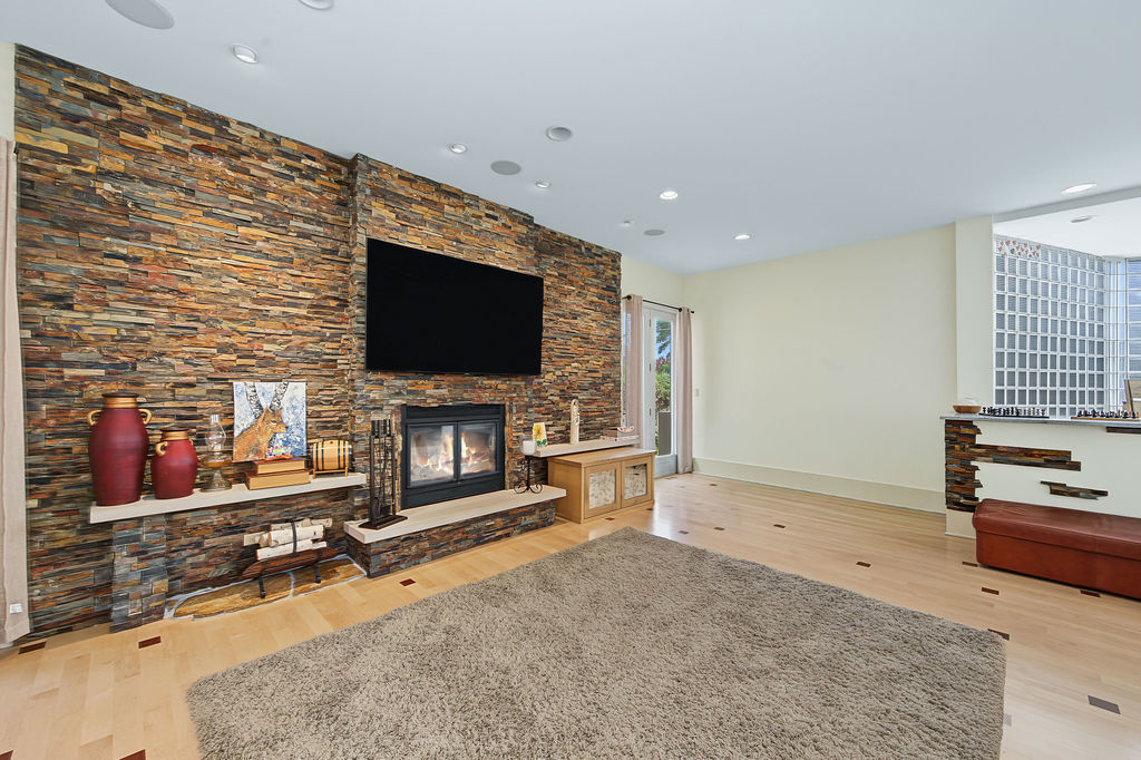 1915 S Washington Avenue Property Photo 19