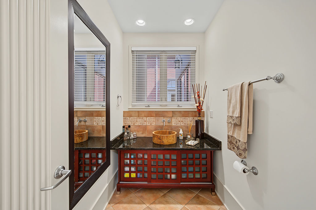 1915 S Washington Avenue Property Photo 22