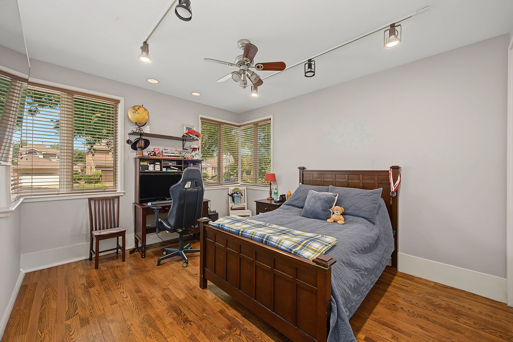 1915 S Washington Avenue Property Photo 25