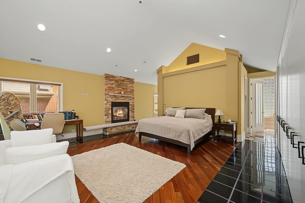 1915 S Washington Avenue Property Photo 31