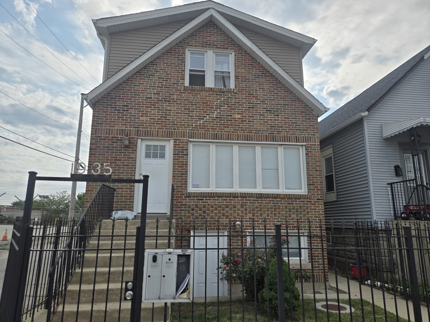 1935 N Leamington Avenue 1 Property Photo 1