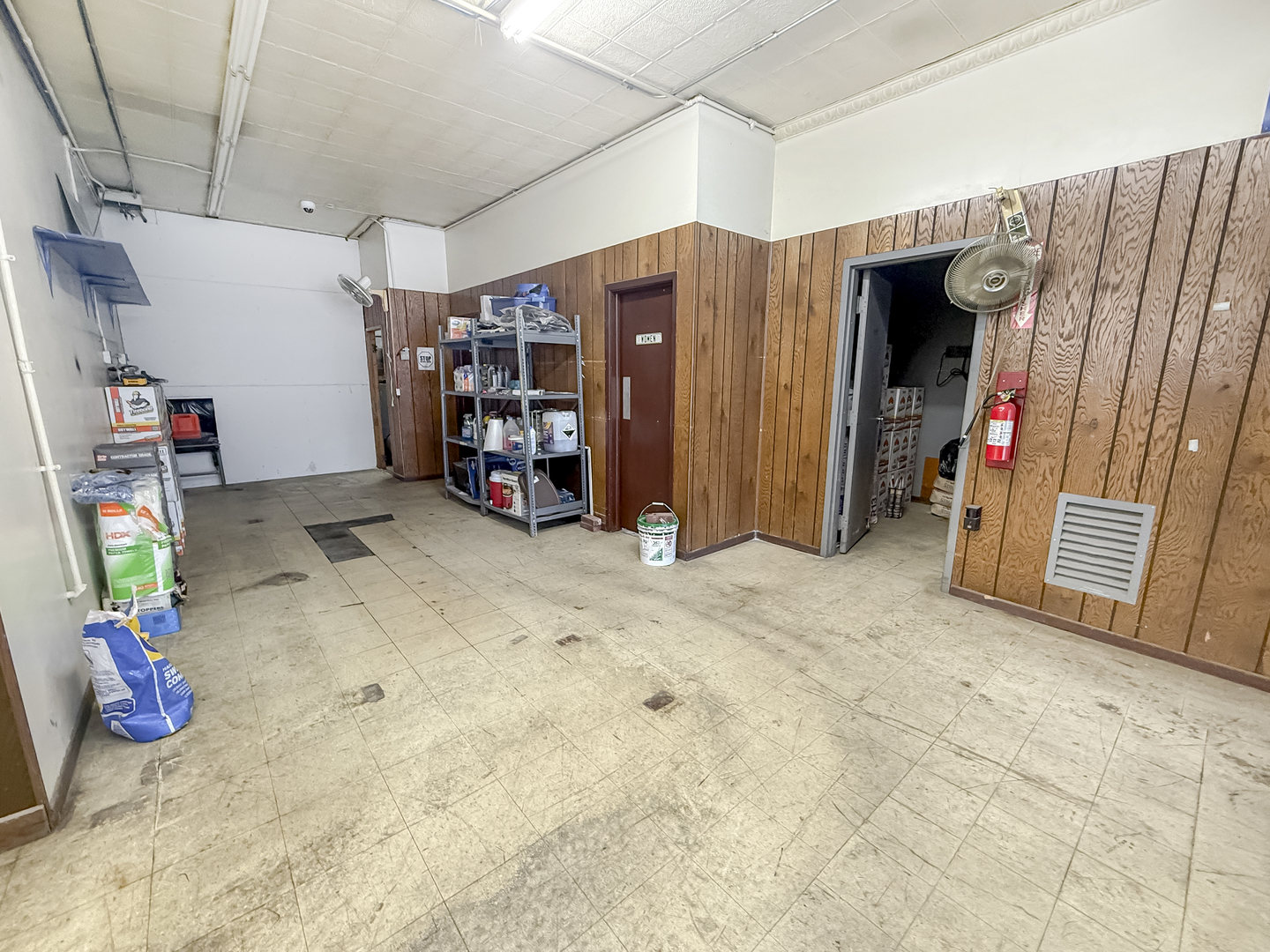6332 S Central Avenue Property Photo 10