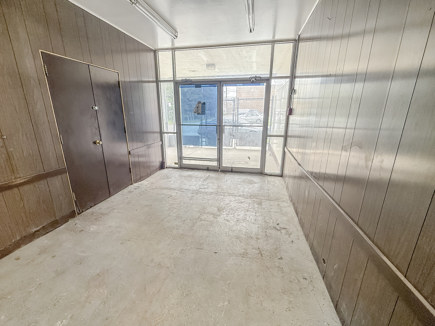 6332 S Central Avenue Property Photo 11
