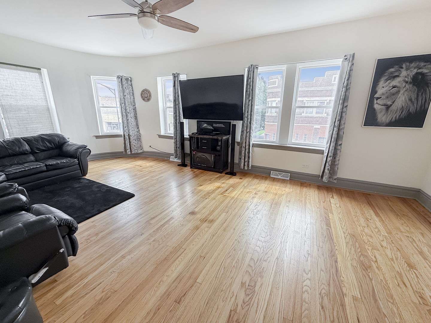 6332 S Central Avenue Property Photo 18