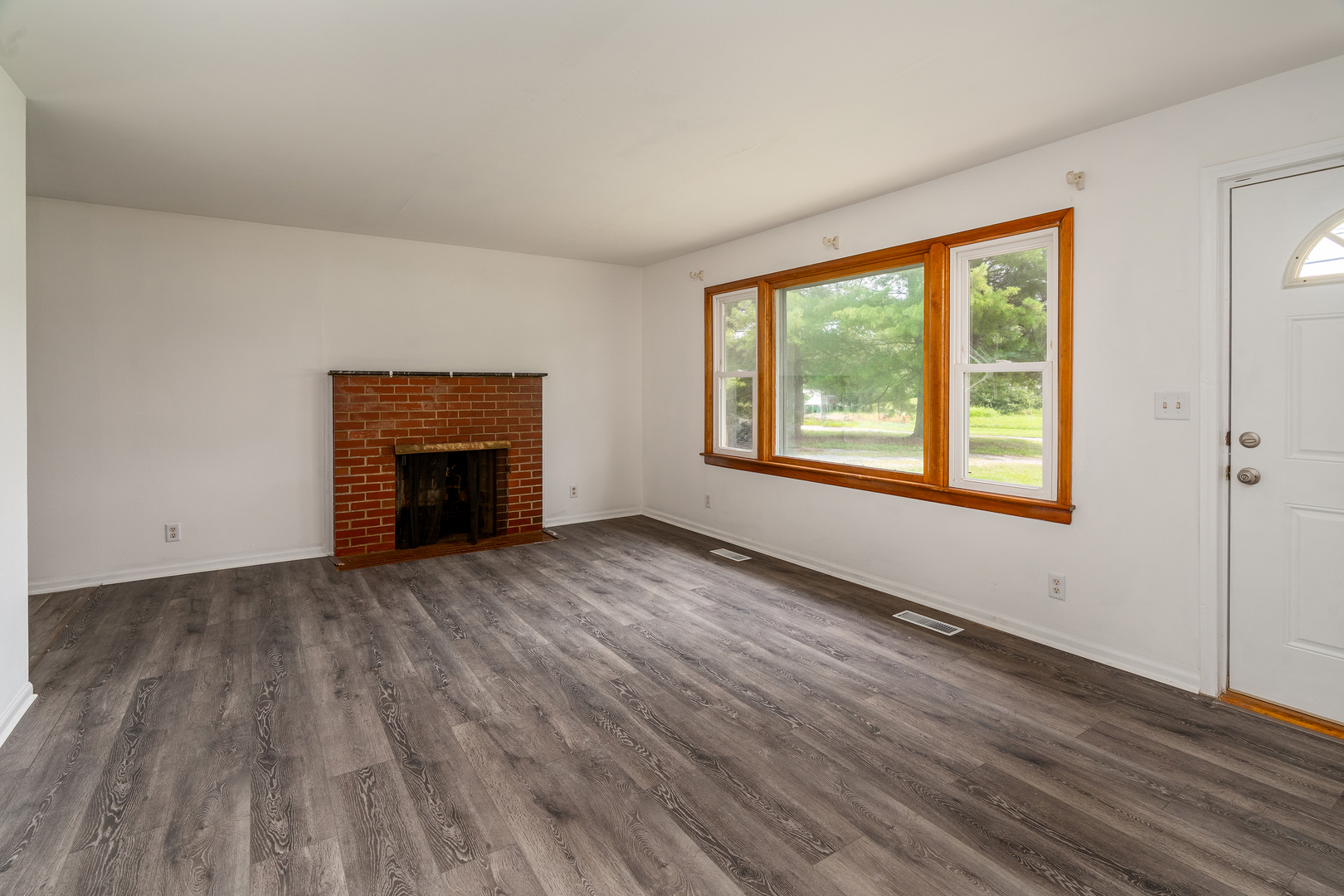 6793 Giant City Road Property Photo 4
