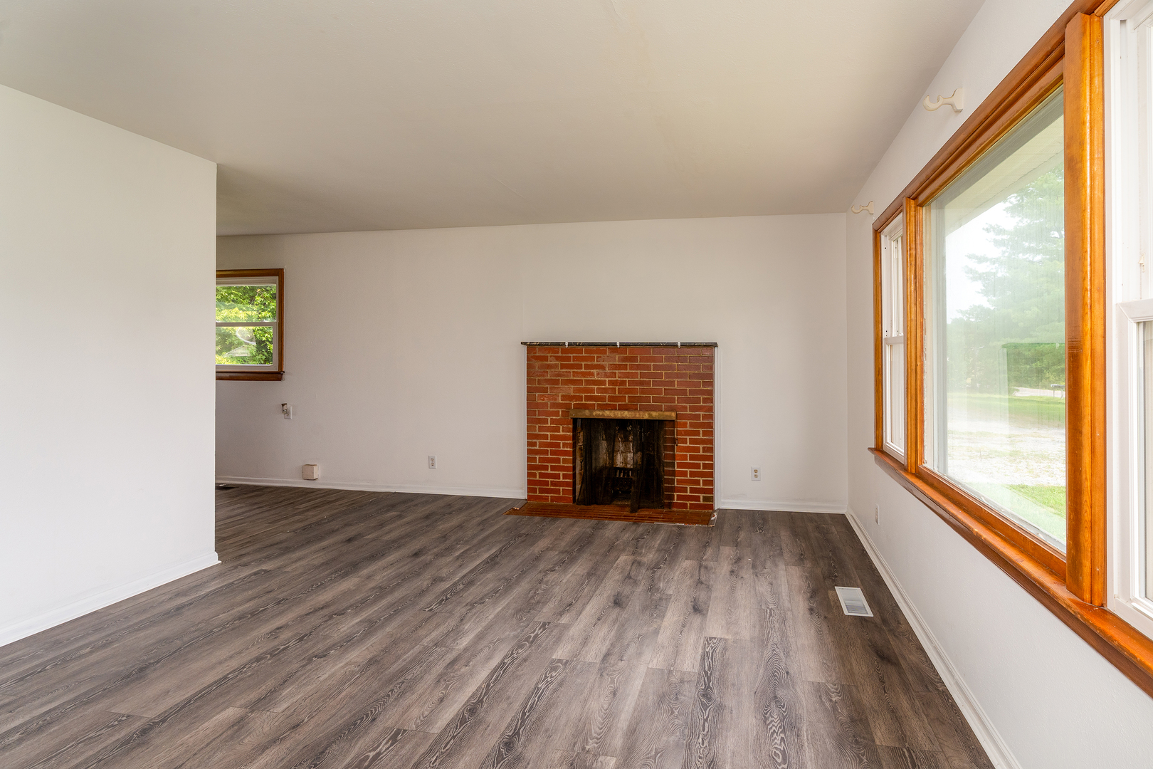 6793 Giant City Road Property Photo 5