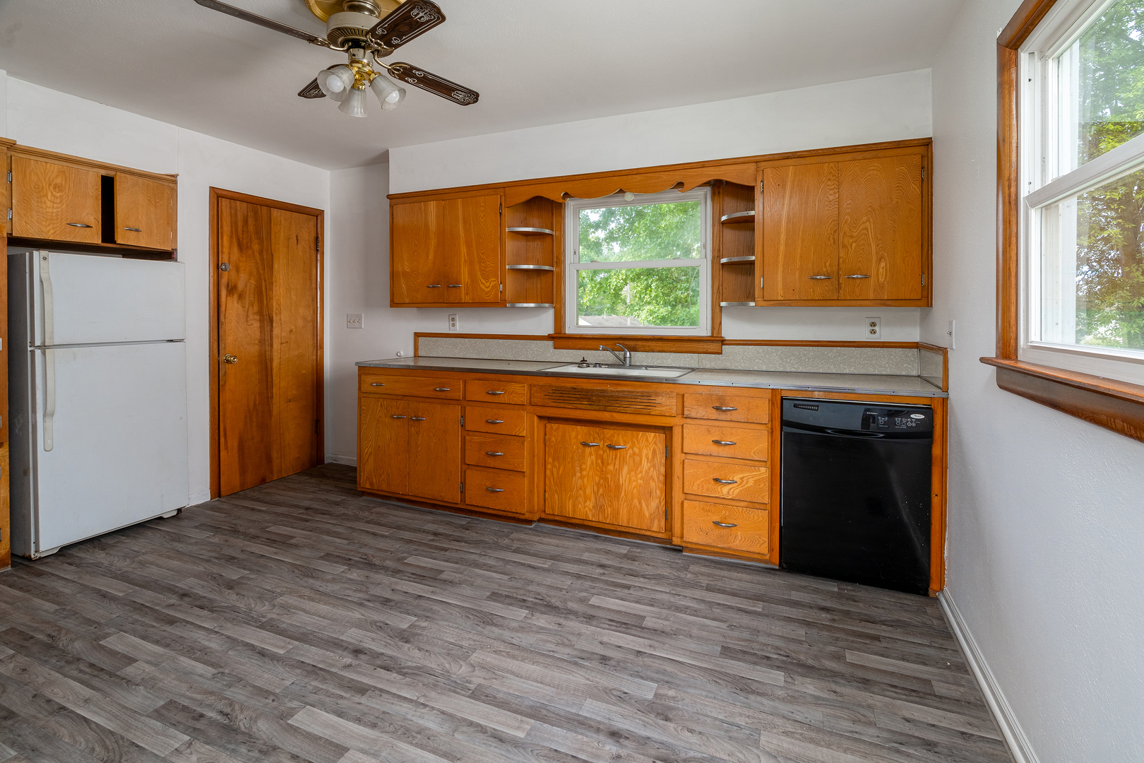 6793 Giant City Road Property Photo 7