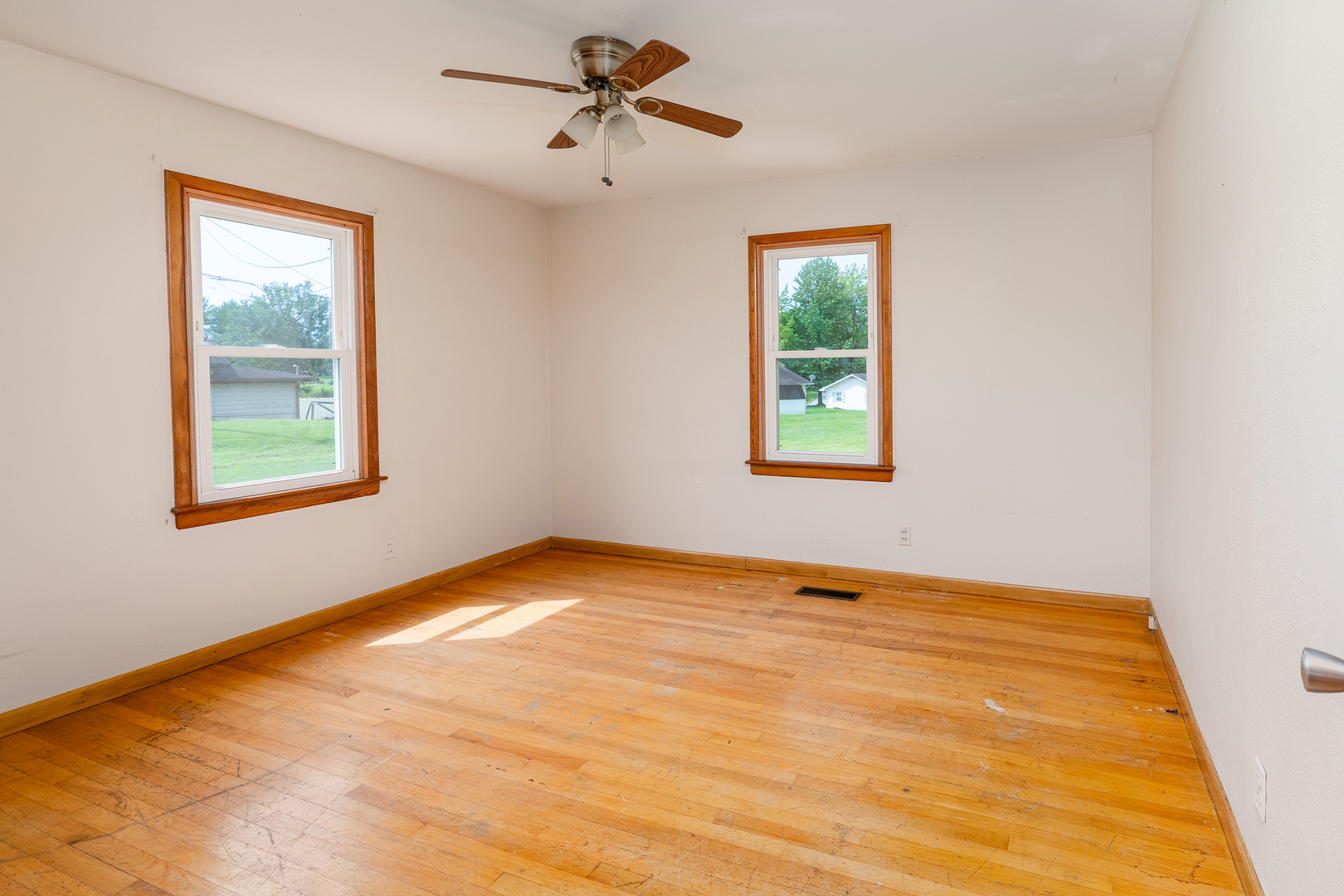 6793 Giant City Road Property Photo 14