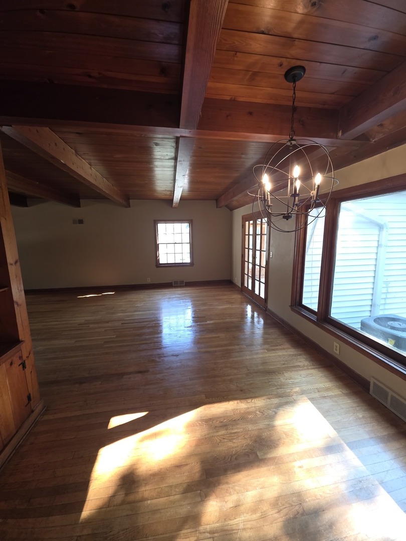 454 N Commonwealth Avenue Property Photo 3