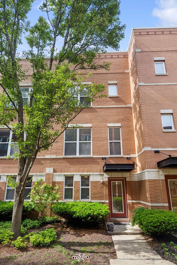 521 Chicago Avenue H Property Photo 1