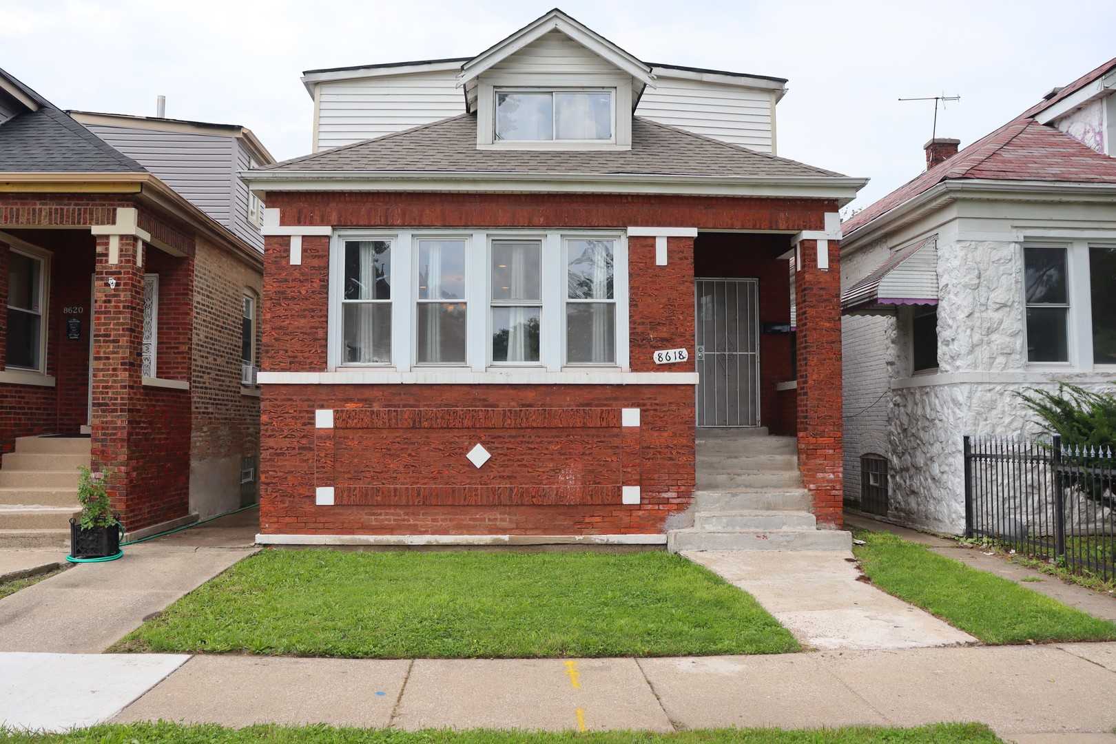 8618 S Aberdeen Street Property Photo 1