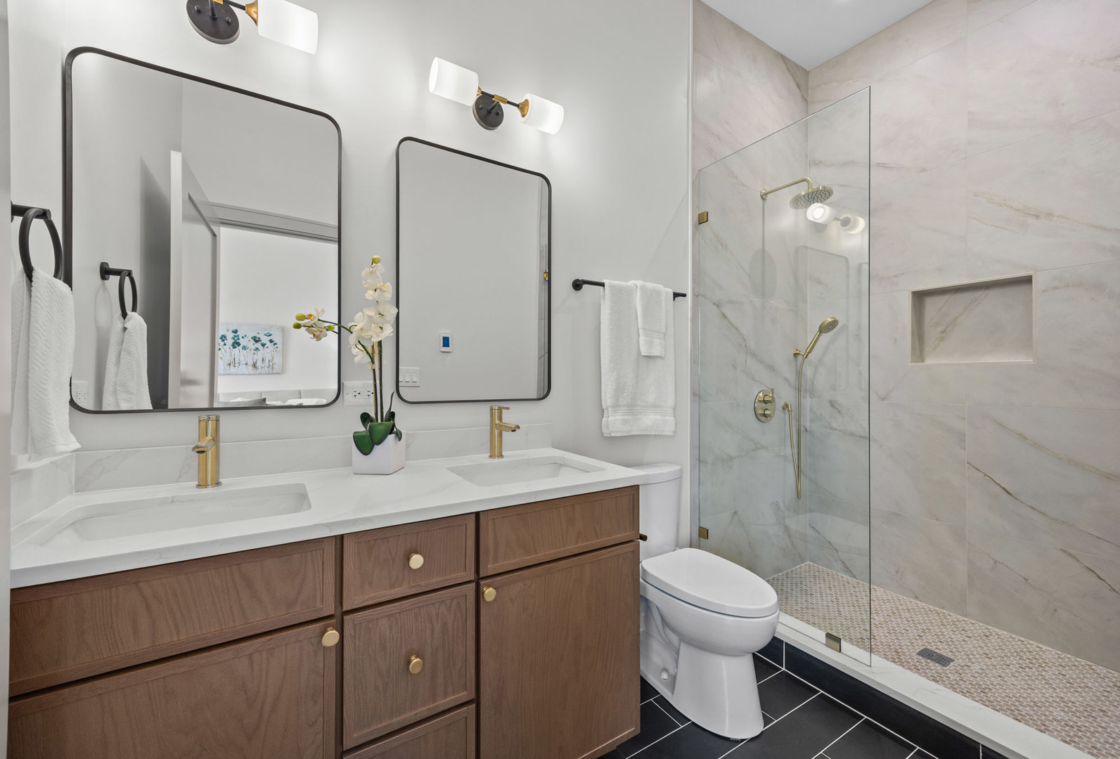 5340 N Lincoln Avenue 201 Property Photo 15