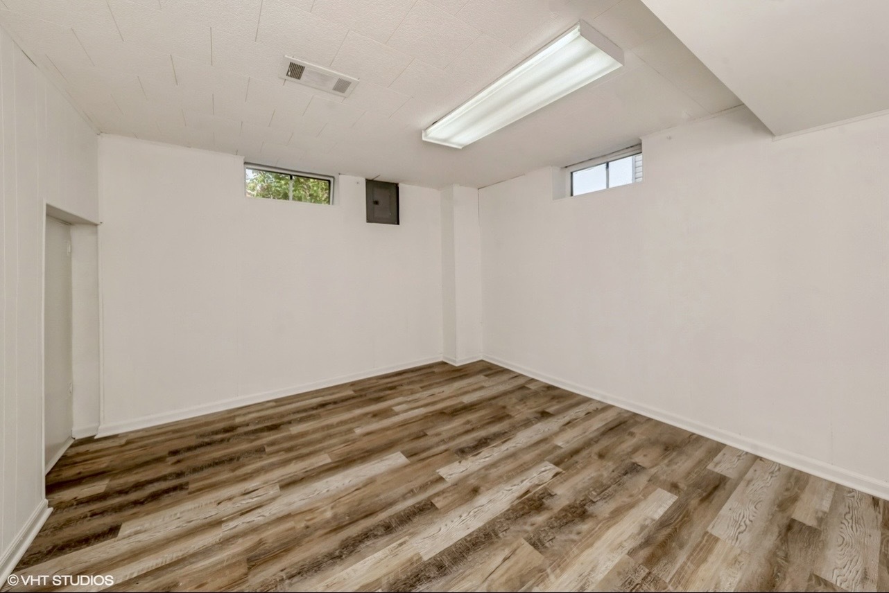 8050 N Prospect Street Property Photo 17