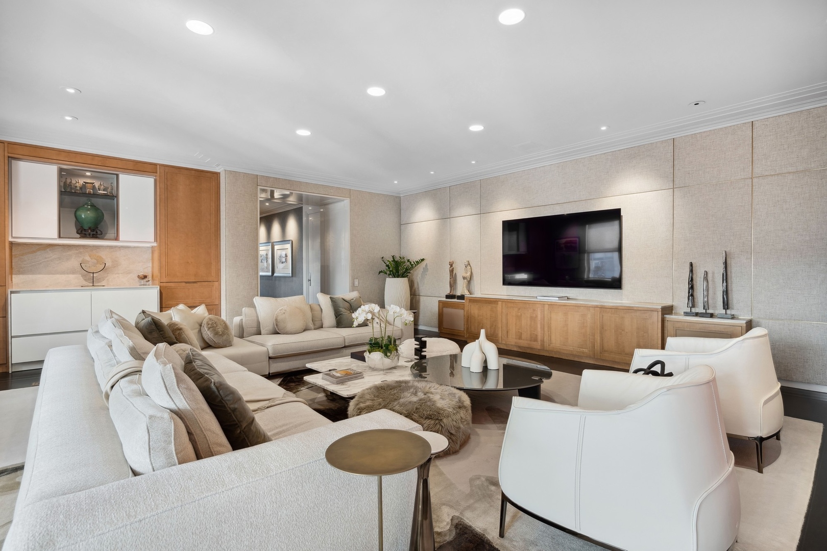 1540 N Lake Shore Drive 8n Property Photo 17