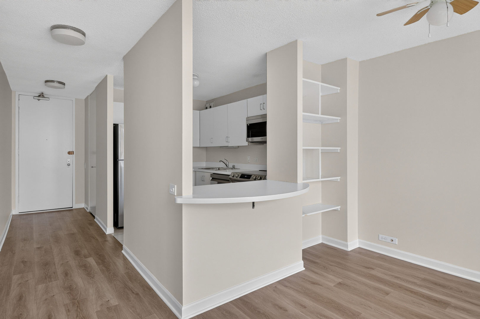 405 N Wabash Avenue 1801 Property Photo 4