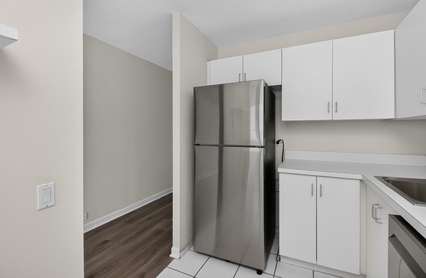 405 N Wabash Avenue 1801 Property Photo 6