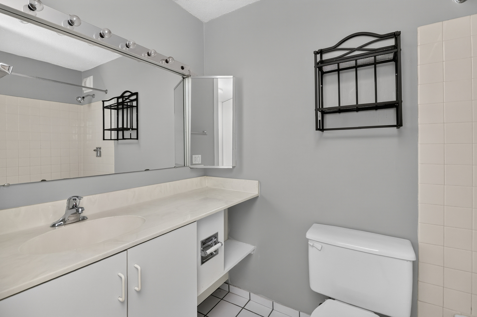 405 N Wabash Avenue 1801 Property Photo 8