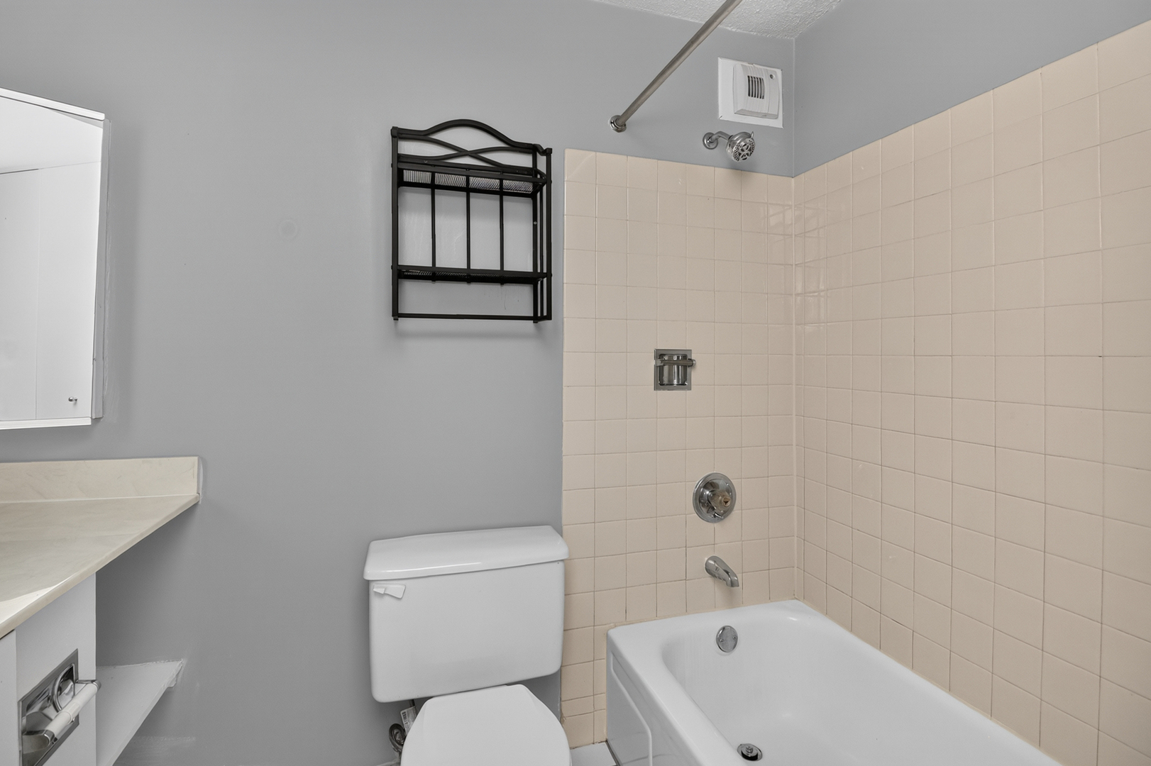 405 N Wabash Avenue 1801 Property Photo 9