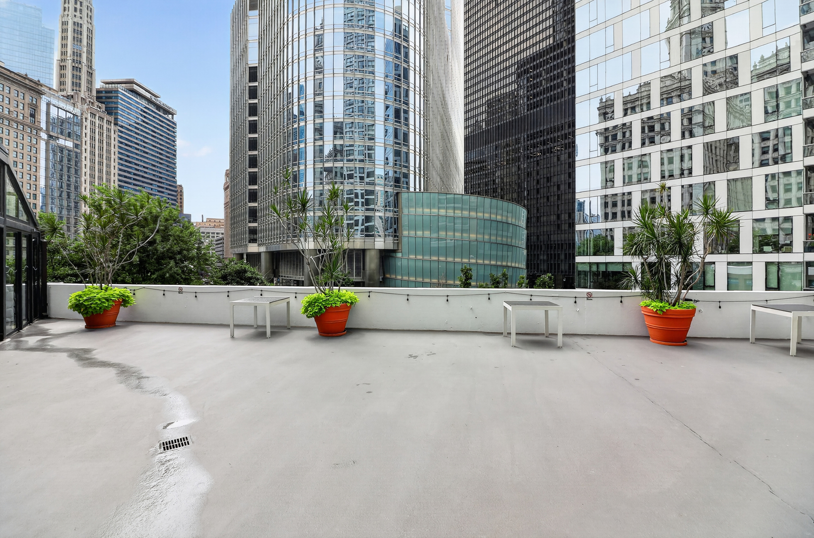 405 N Wabash Avenue 1801 Property Photo 17