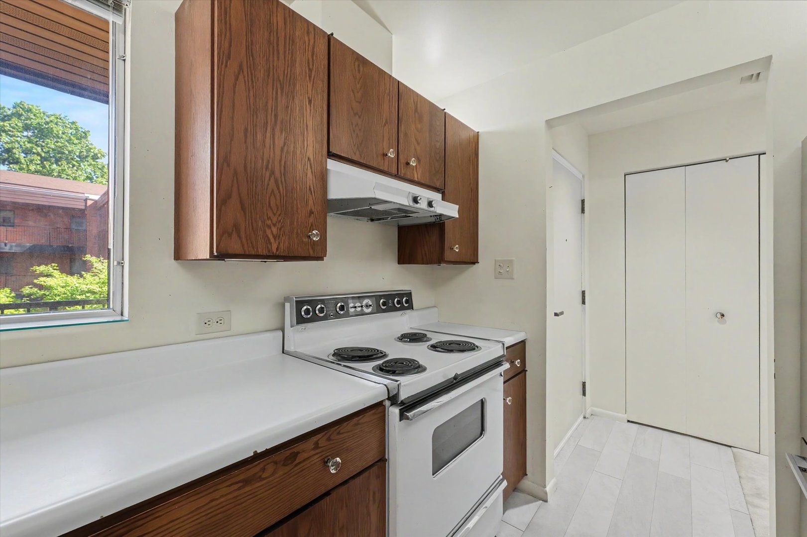 107 N Elm Street 205 Property Photo 18