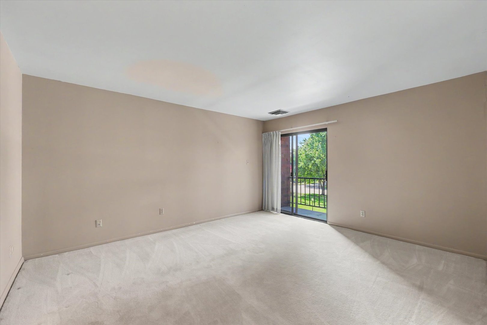 107 N Elm Street 205 Property Photo 26