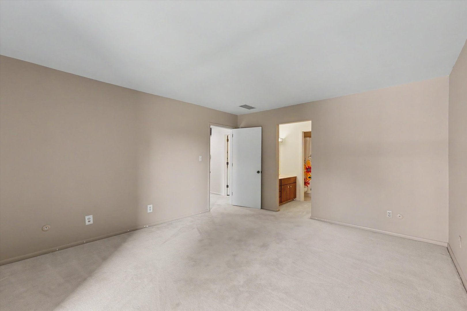 107 N Elm Street 205 Property Photo 27